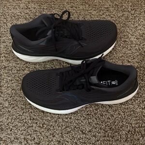 Saucony Ride 18 WMNS Running Shoes 9.5B